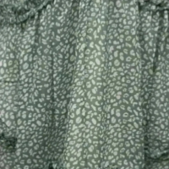 🆕 Sage Mini dress with crossed straps L🆕 - Picture 8 of 10